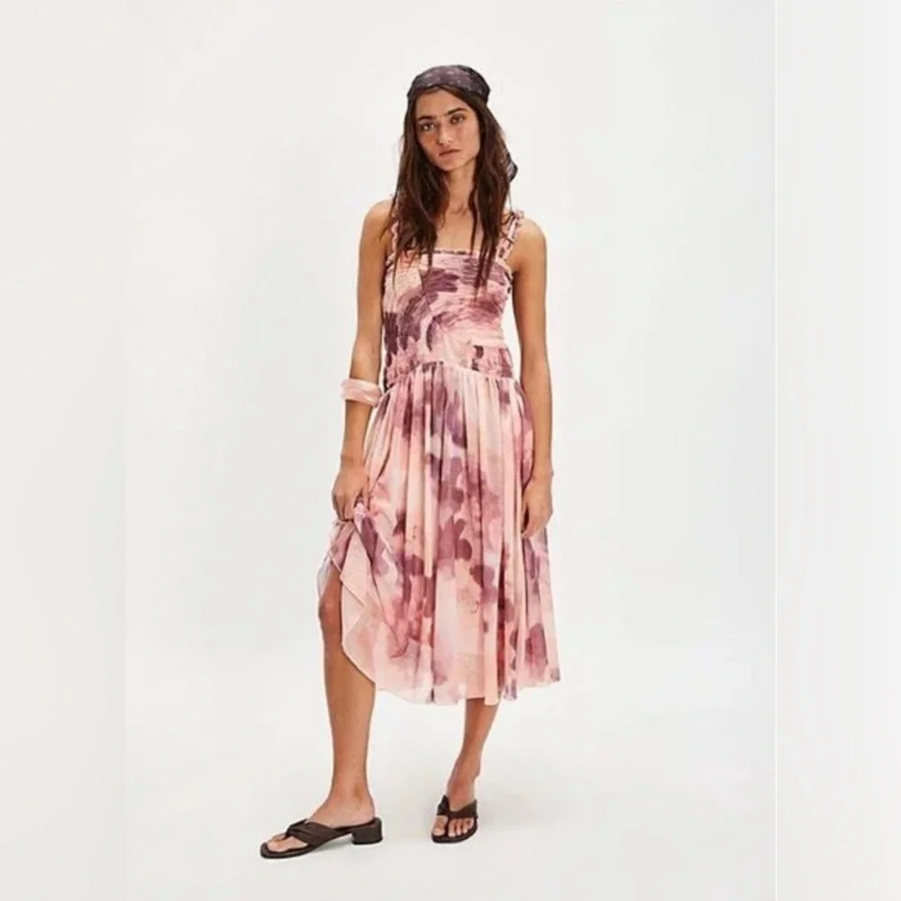 Free People NWOT Tessa Smocked Dress in Pink Rose Size Large - Picture 2 of 6